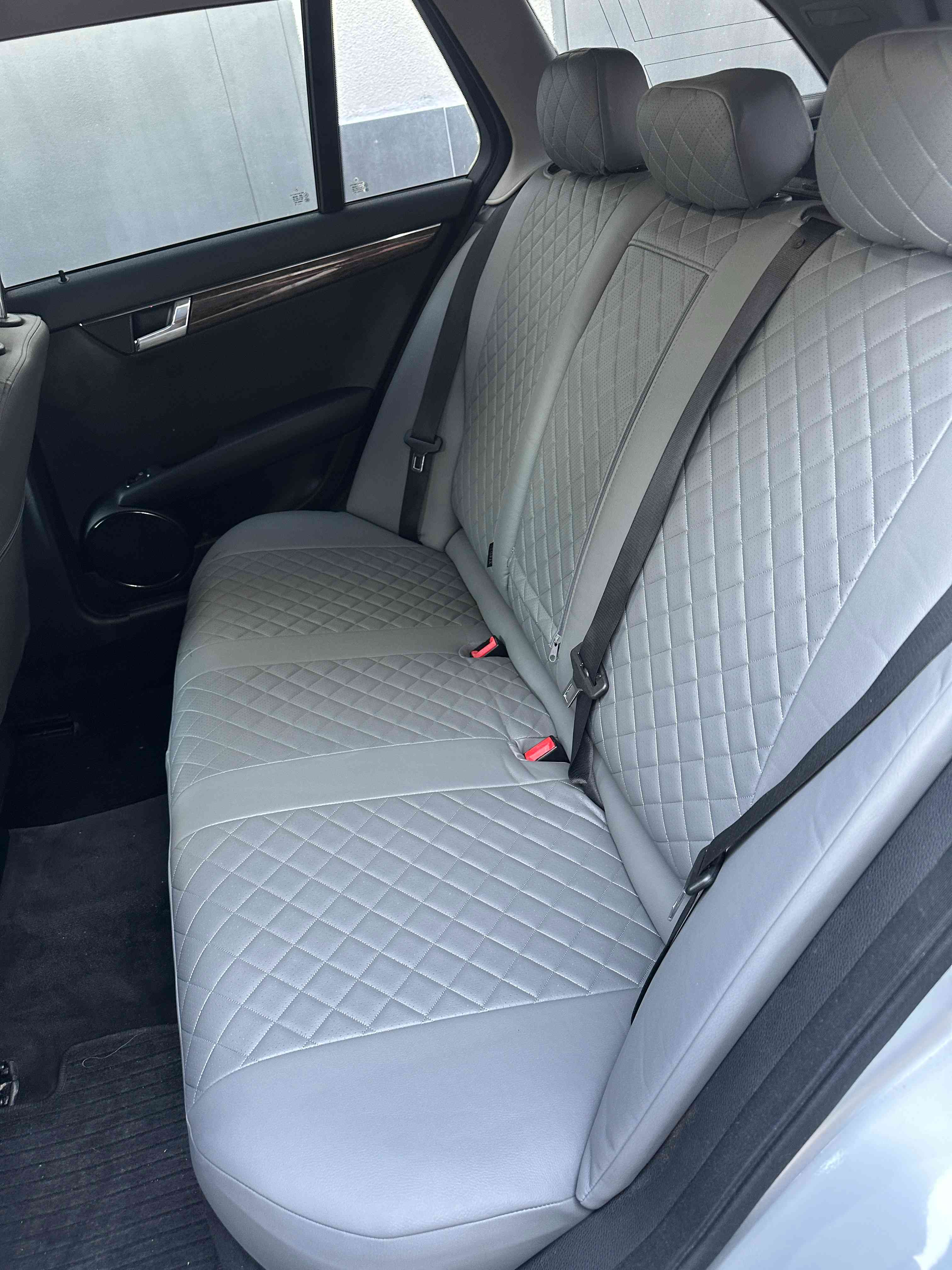 Huse auto Mercedes Class W204